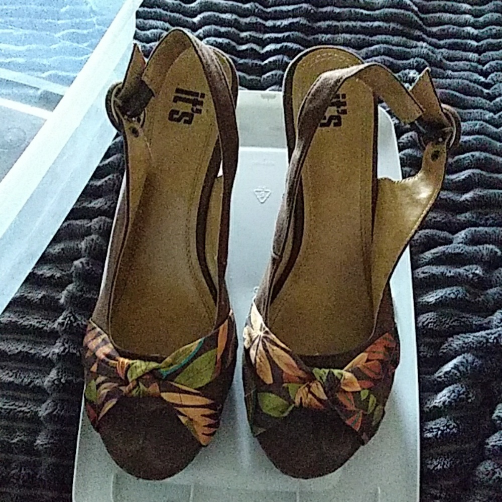 Wedge peep toe heels